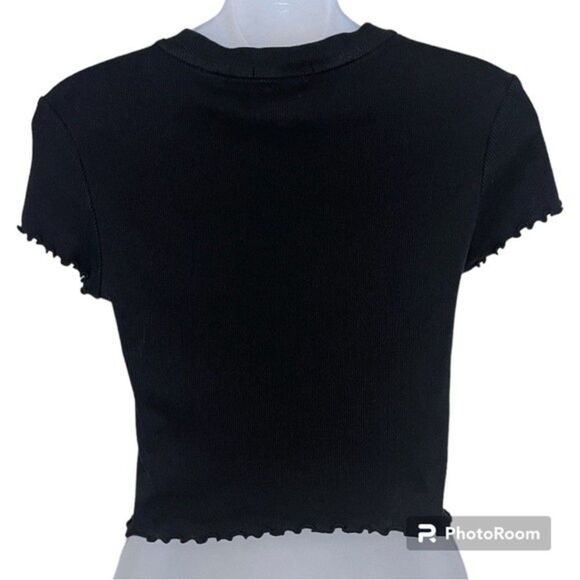 Forever 21 Black Ribbed Cropped Short Sleeve Top Size Medium - Picture 2 of 5
